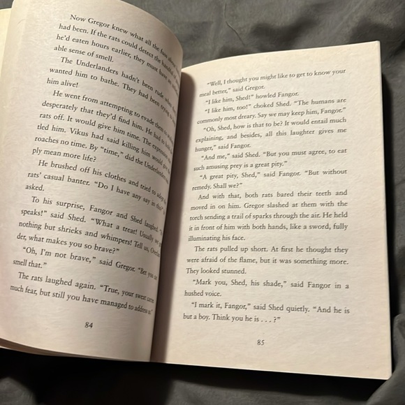 Gregor the Overlander Novel by Suzanne Collins - Picture 5 of 6